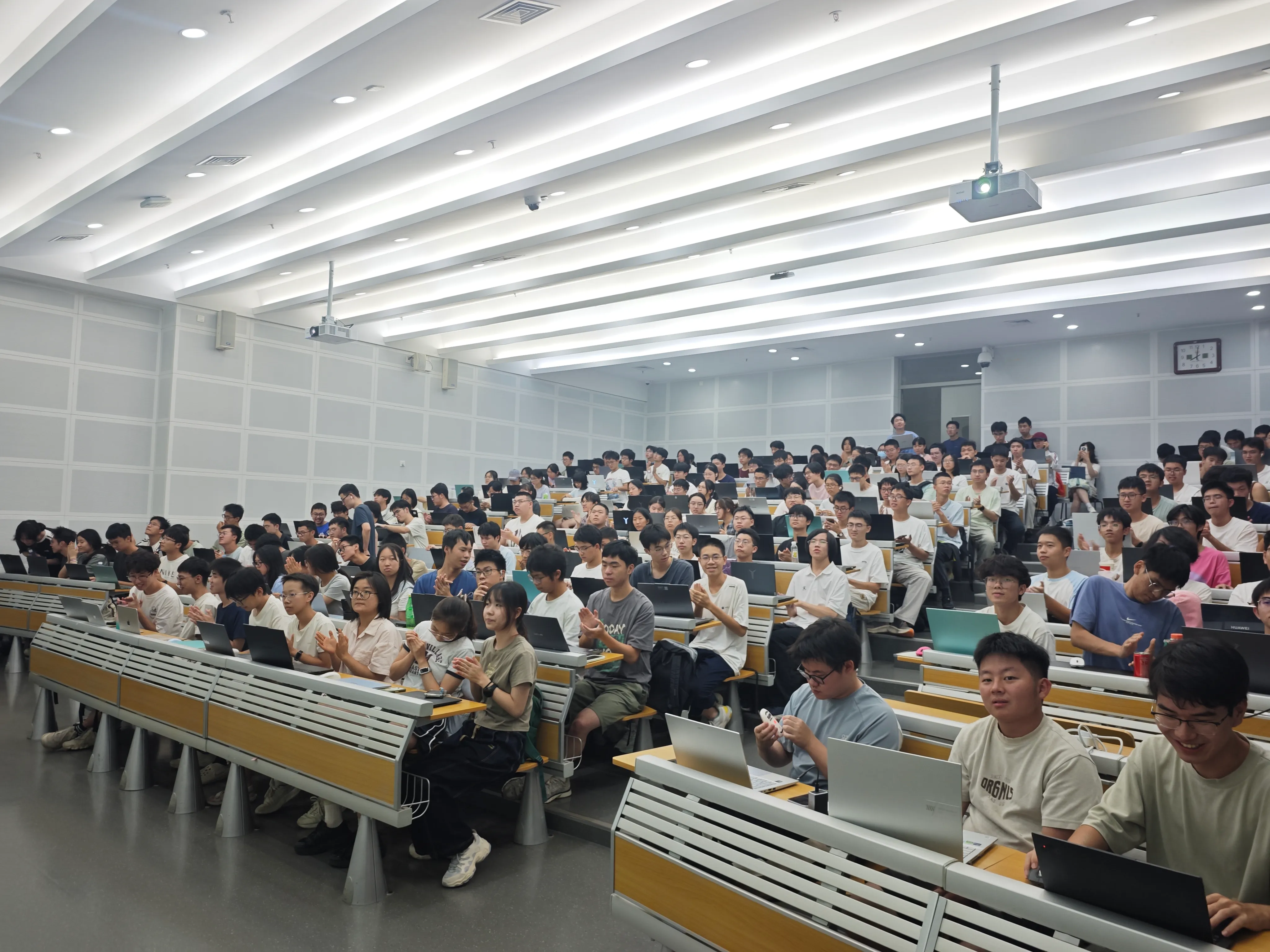 Linux 101 第一讲：自由软件、开源与 Linux | HITSZ OSA